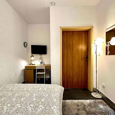 2 Pokojowe Mieszkanie W Centrum & Parking Apartman