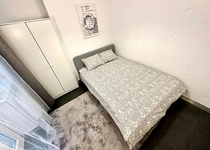 דירה 2 Pokojowe Mieszkanie W Centrum & Parking