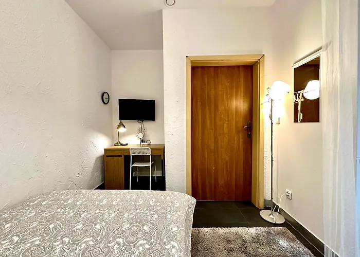 2 Pokojowe Mieszkanie W Centrum & Parking דירה